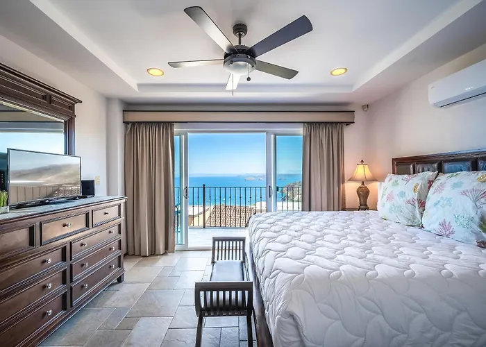 Relaxing 3Br Ocean-View Condo | 2 Balconies