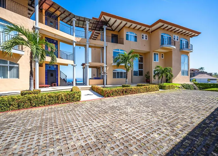 Relaxing 3Br Ocean-View Condo | 2 Balconies